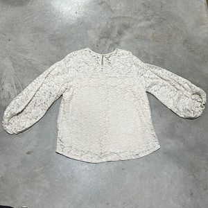 Cream color with‎ flower mesh design top / Maurice brand / Size 1X